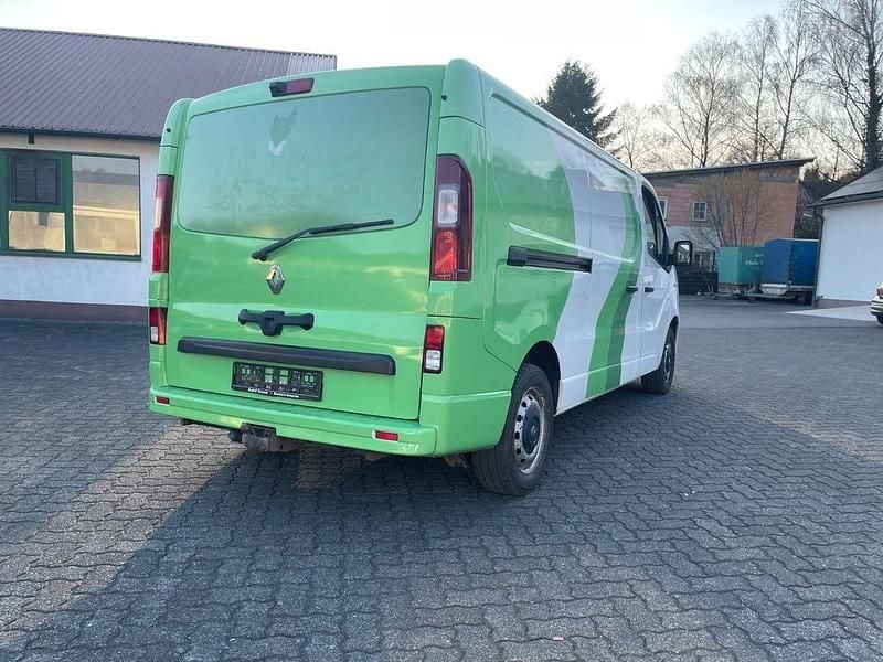 Gebraucht Renault Trafic 145 PS (106 kW) 2016 Weiß Van / Kleinbus