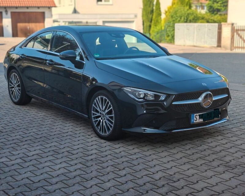 Schwarz Gebraucht 2020 Mercedes CLA180 Limousine | 20.990 € (Superpreis) - Bild 1/4