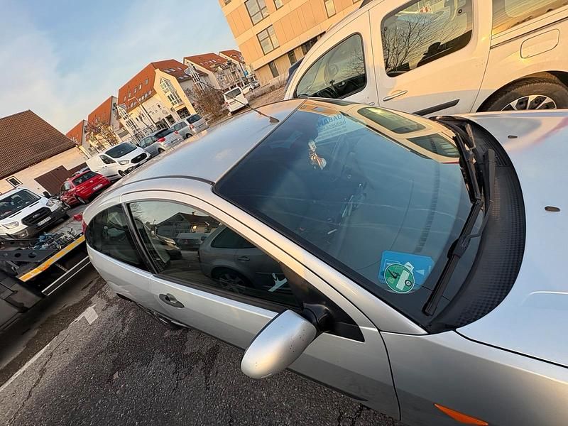 Gebraucht Ford Focus 75 PS (55 kW) 2004 Silber Kombi