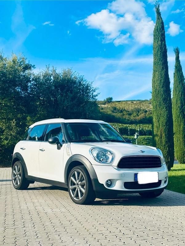 Weiß Gebraucht 2015 Mini One Countryman SUV | 10.999 € (Etwas zu teuer) - Bild 1/4