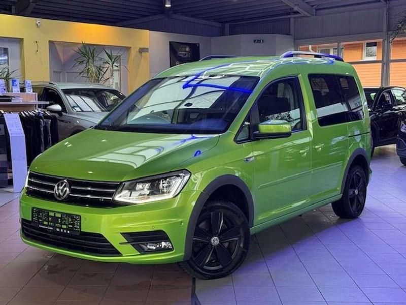 Viperngrün metallic Gebraucht 2019 VW Caddy Comfortline Van / Kleinbus | 22.750 € (Fairer Preis) - Bild 1/4
