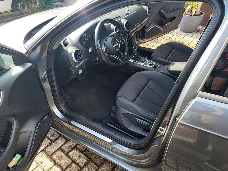 Gebraucht Audi A3 Ambiente 116 PS (85 kW) 2016 Grau Limousine