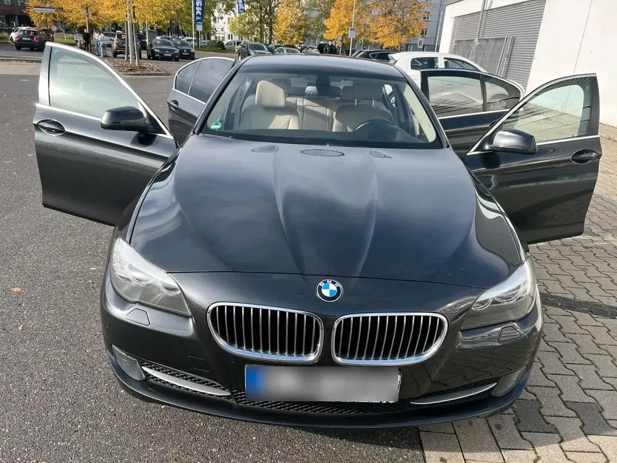 Gebraucht BMW 525 204 PS (150 kW) 2010 Grau Limousine