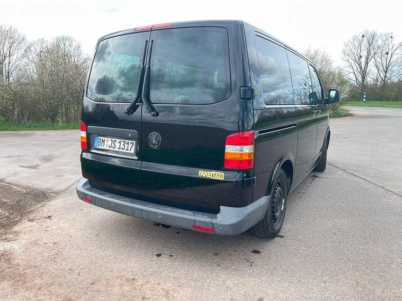 Second-hand VW Transporter 174 CP (127 kW) 2007 Negru Van