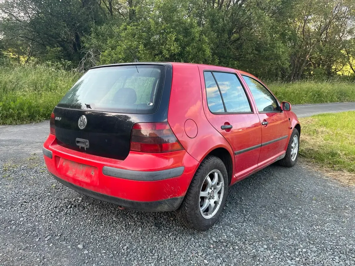 Gebraucht VW Golf IV 75 PS (55 kW) 2002 Rot Kleinwagen