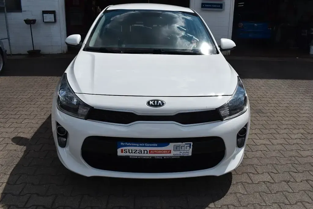 Gebraucht Kia Rio Attract 84 PS (61 kW) 2020 Weiß Limousine
