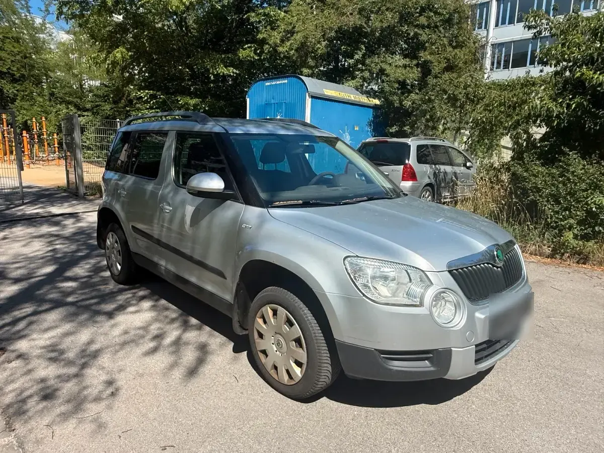 Gebraucht Skoda Yeti 110 PS (80 kW) 2013 Silber SUV