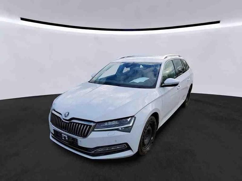 Gebraucht Skoda Superb Style 200 PS (147 kW) 2021 Moon weiss perleffekt Kombi