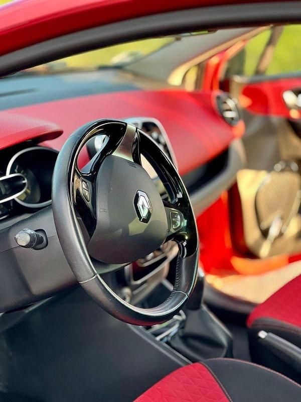 Gebraucht Renault Clio IV LIMITED 90 PS (66 kW) 2015 Rot Kleinwagen