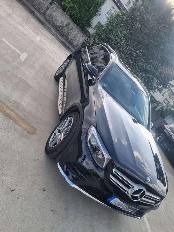 Schwarz Gebraucht 2017 Mercedes GLC220 AMG line SUV | 27.200 € (Etwas zu teuer) - Bild 1/4