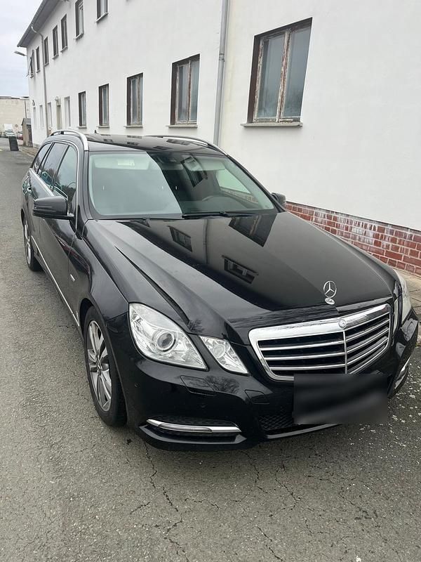 Gebraucht Mercedes E250 2010 Schwarz Kombi