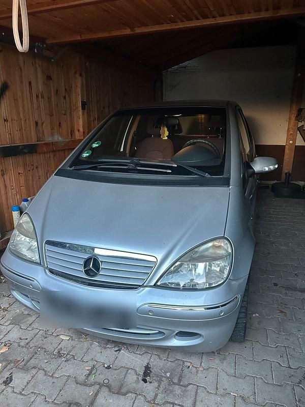Silber Gebraucht 2004 Mercedes A160 Limousine | 900 € (Superpreis) - Bild 1/3