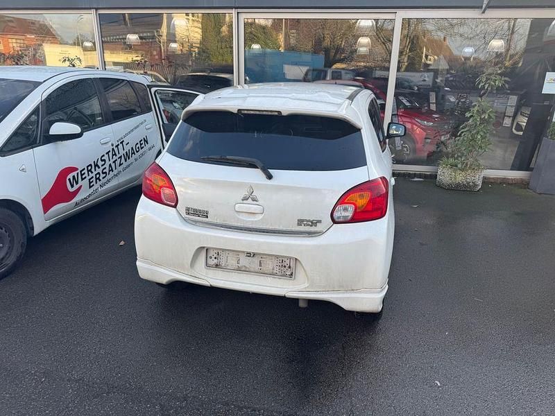 Gebraucht Mitsubishi Space Star 80 PS (58 kW) 2013 Kristallweiss (p) Van / Kleinbus