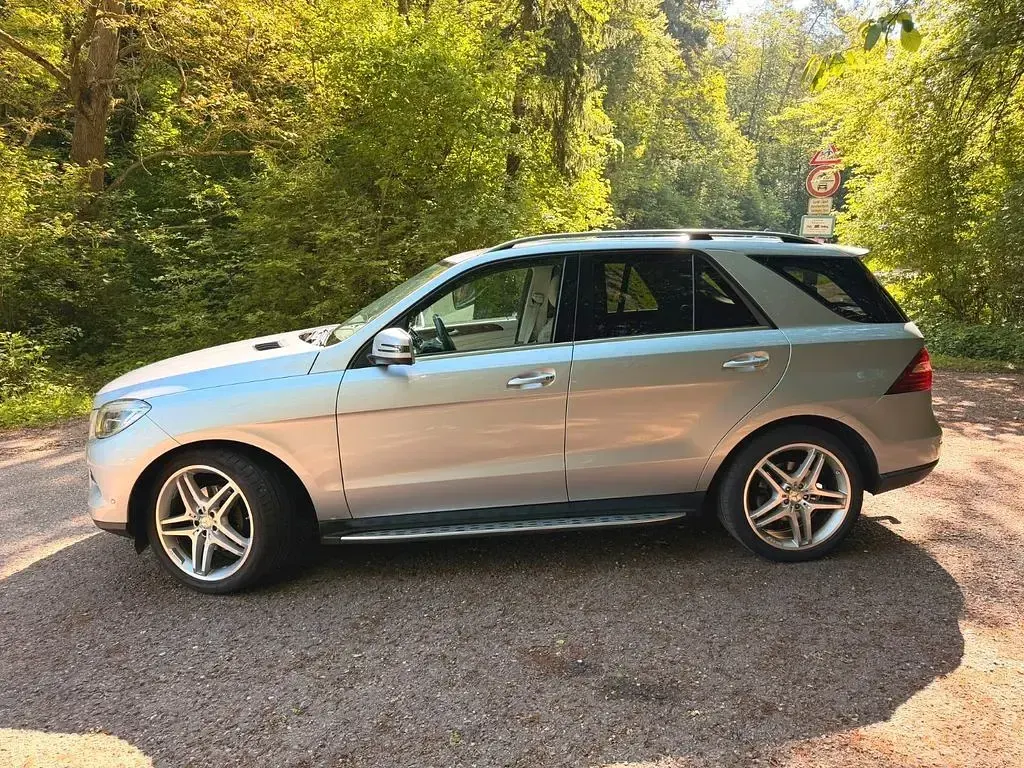 Gebraucht Mercedes ML350 258 PS (189 kW) 2013 Silber SUV