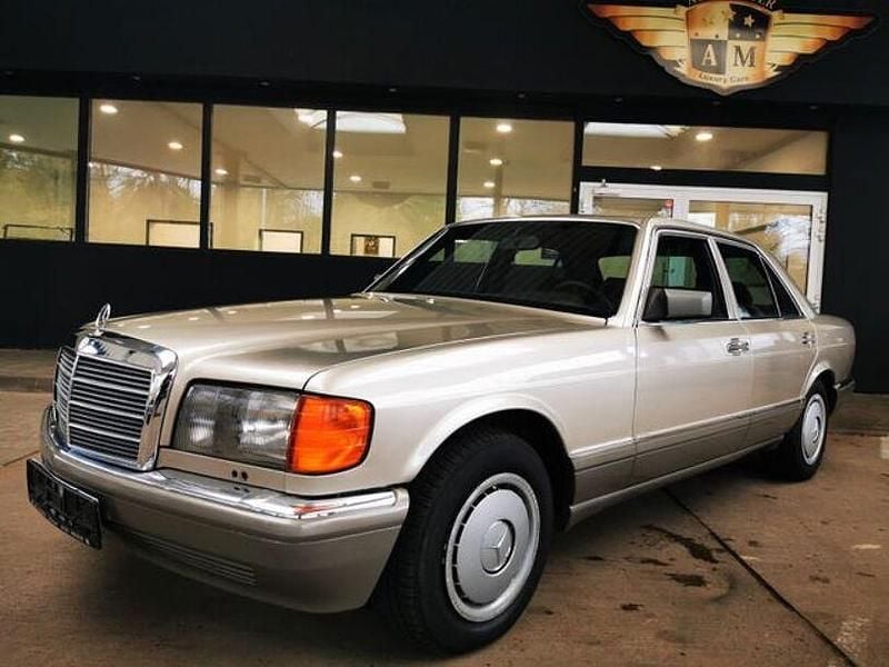 Gold metallic Gebraucht 1990 Mercedes 500 SE Limousine | 9.950 € - Bild 1/4