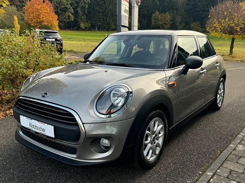 Silber Gebraucht 2018 Mini ONE Kleinwagen | 14.490 € (Fairer Preis) - Bild 1/4