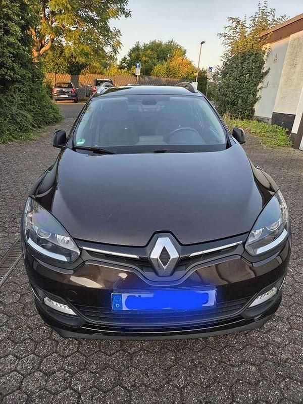 Braun Gebraucht 2016 Renault Mégane GrandTour LIMITED Kombi | 7.000 € (Fairer Preis) - Bild 1/4