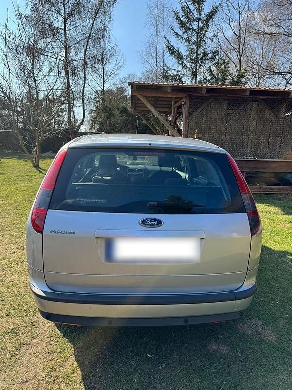 Gebraucht Ford Focus Style 101 PS (74 kW) 2007 Grau Kombi