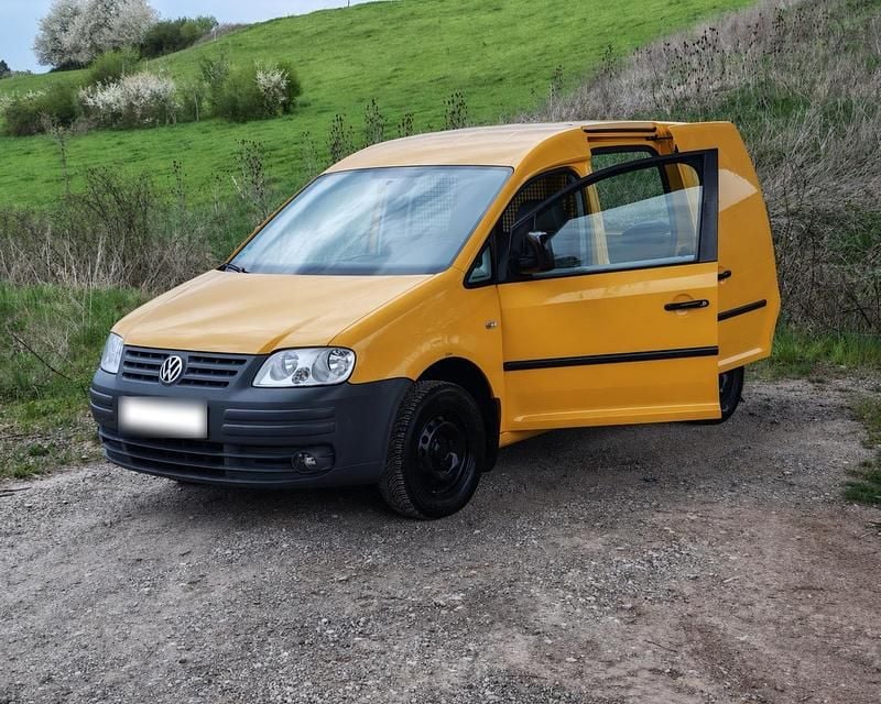 Second-hand VW Caddy 109 CP (80 kW) 2010 Galben Monovolum