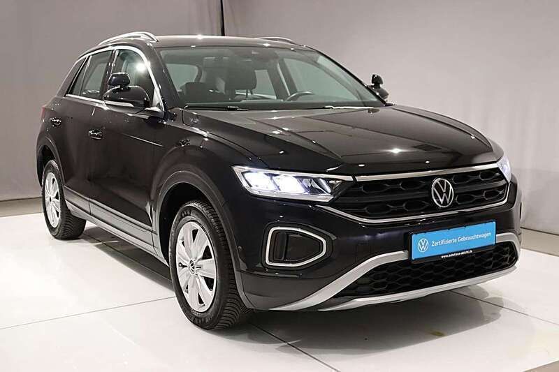 Gebraucht VW T-Roc Life 150 PS (110 kW) 2022 Schwarz (deep black perleffekt (schwarz)) SUV