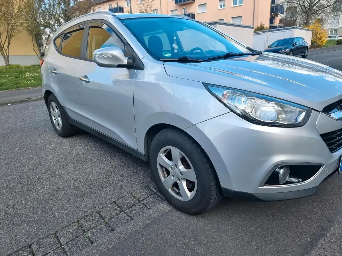 Gebraucht Hyundai ix35 184 PS (135 kW) 2012 Silber SUV