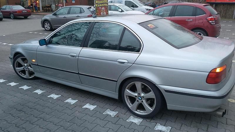 Gebraucht BMW 523 170 PS (125 kW) 1997 Silber Limousine