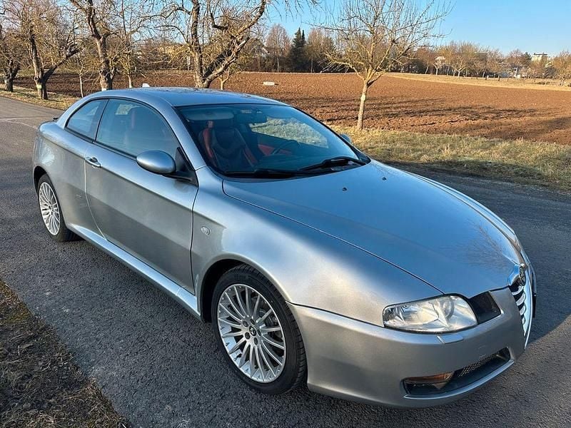 Silber Gebraucht 2005 Alfa Romeo GT Coupé | 4.799 € (Etwas zu teuer) - Bild 1/4