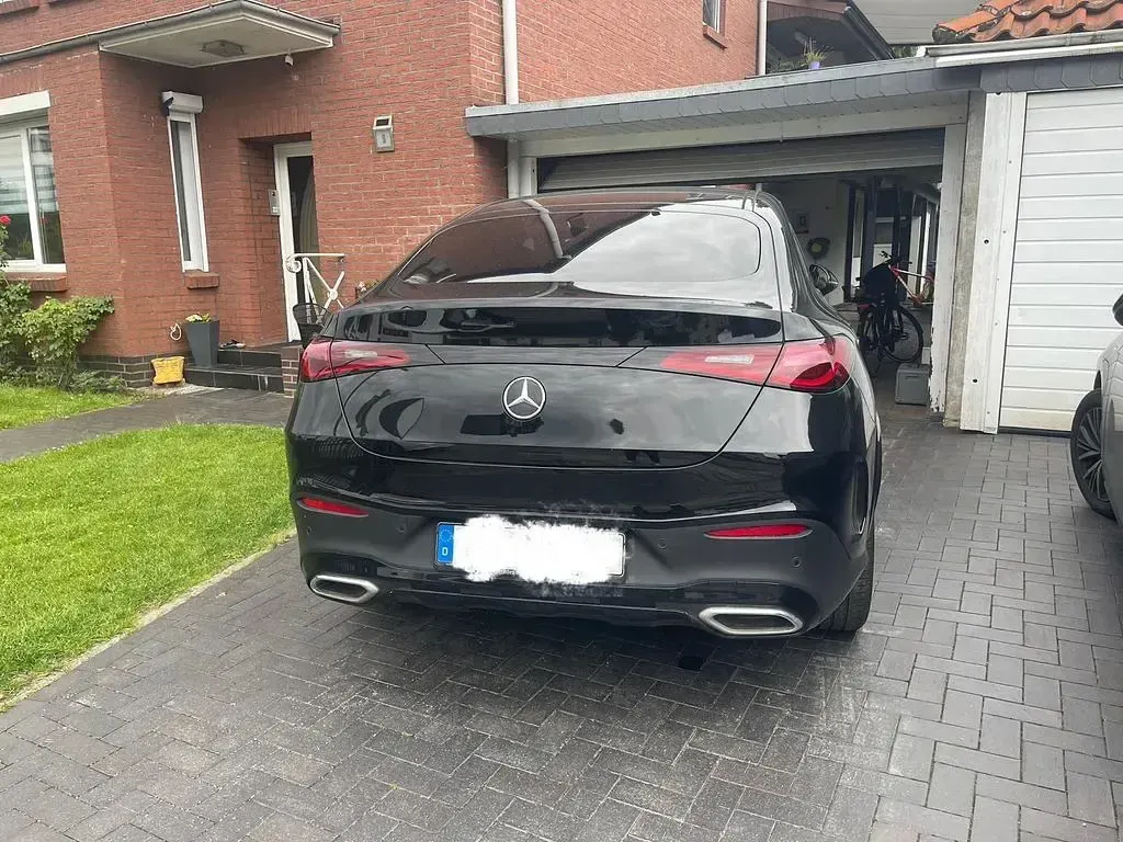 Gebraucht Mercedes GLC220 AMG Line Premium Plus 197 PS (144 kW) 2024 Schwarz SUV