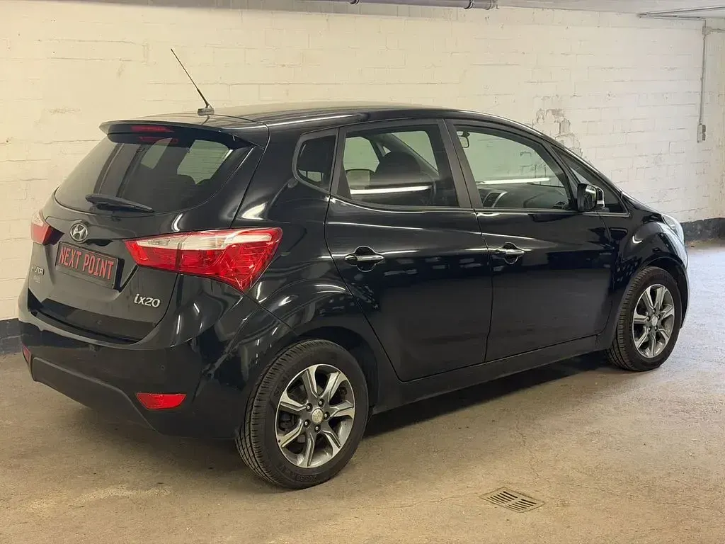 Gebraucht Hyundai ix20 Passion 125 PS (91 kW) 2016 Schwarz Kleinwagen