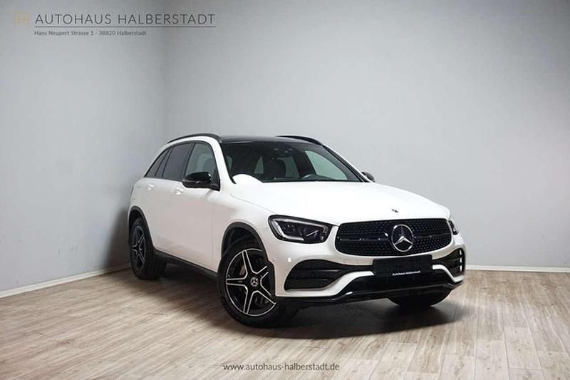 Polarweiss Gebraucht 2020 Mercedes GLC300 AMG SUV | 39.990 € (Guter Preis) - Bild 1/3