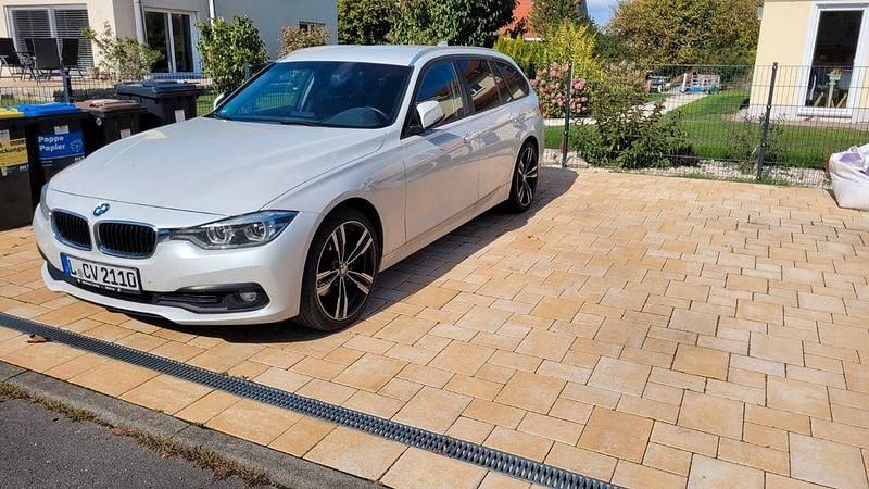 Gebraucht BMW 320 Advantage 190 PS (139 kW) 2017 Weiß Kombi