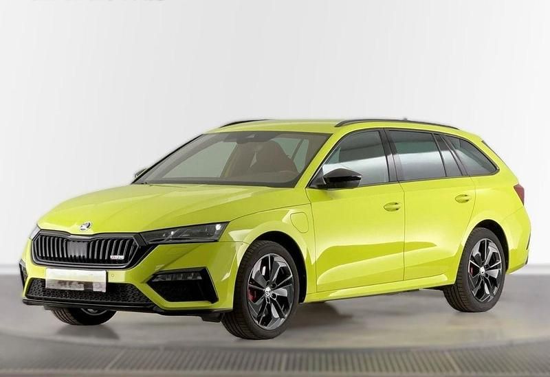 Mamba green Gebraucht 2024 Skoda Octavia RS Kombi | 35.499 € (Teuer) - Bild 1/4