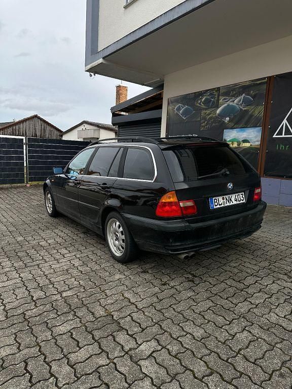 Gebraucht BMW 325 M Sport 192 PS (141 kW) 2002 Schwarz Kombi
