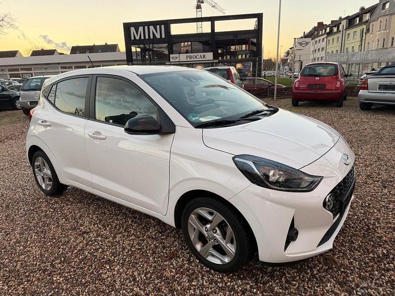 Weiß Gebraucht 2023 Hyundai i10 GO! Kleinwagen | 9.450 € (Superpreis) - Bild 1/4