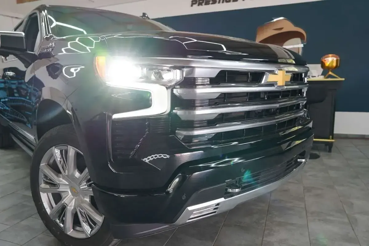 Nowe Chevrolet Silverado 426 KM (313 kW) 2026 Czarny SUV
