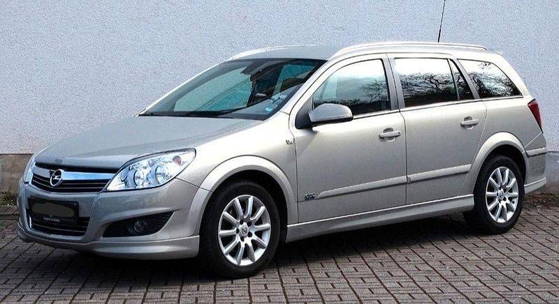 Gebraucht Opel Astra 125 PS (91 kW) 2010 Silber Kombi