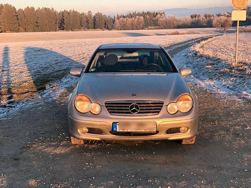 Gebraucht 2003 Mercedes C180 Coupé | 1.350 € (Guter Preis) - Bild 1/4