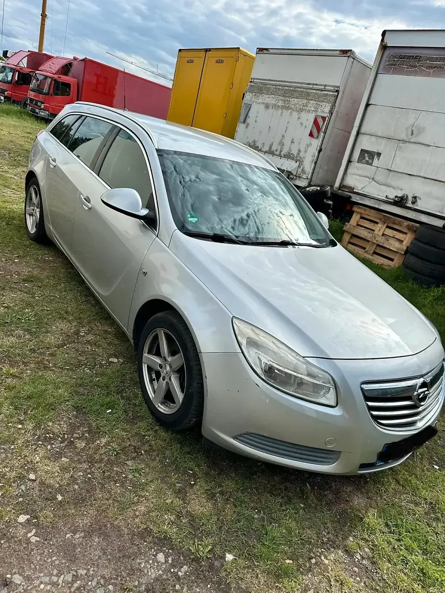 Gebraucht Opel Insignia 160 PS (117 kW) 2010 Silber Kombi