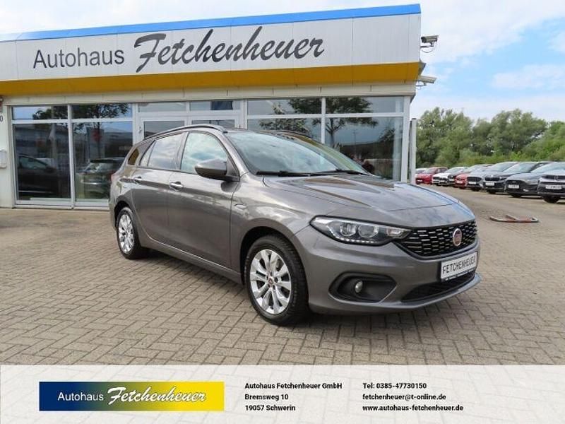Grau Gebraucht 2017 Fiat Tipo Lounge Kombi | 7.990 € (Fairer Preis) - Bild 1/4