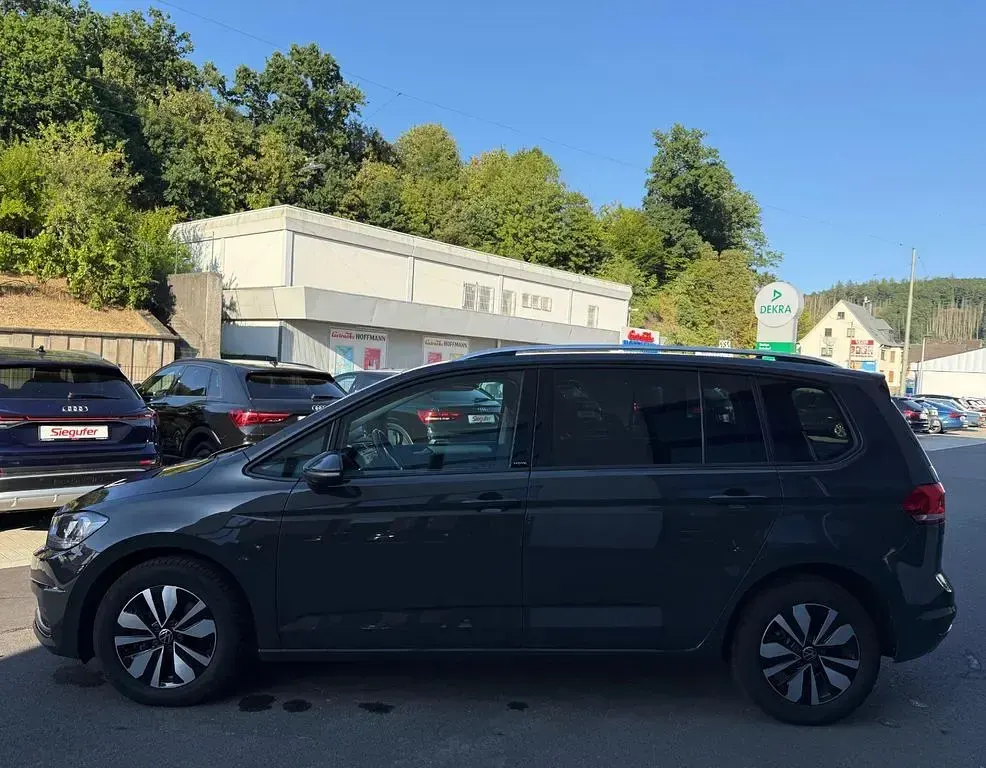 Gebraucht VW Touran Move 150 PS (110 kW) 2024 Grau Van / Kleinbus