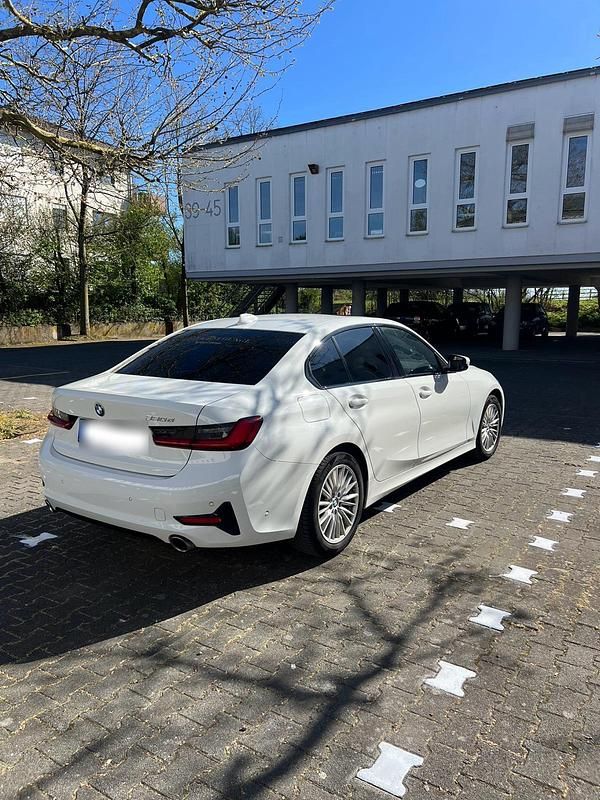 Gebraucht BMW 330 M Sport 265 PS (194 kW) 2020 Weiß Limousine