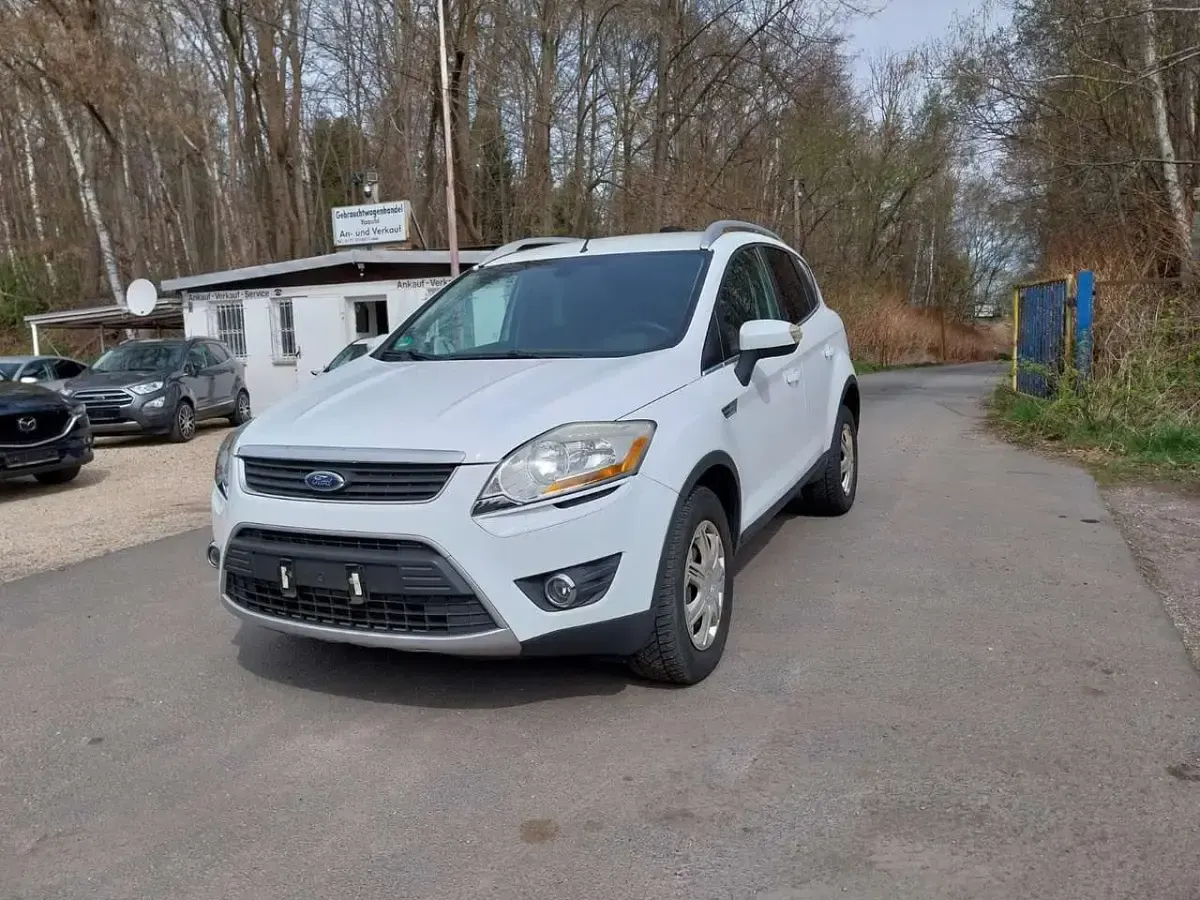Gebraucht Ford Kuga 136 PS (100 kW) 2009 Frostweiß SUV