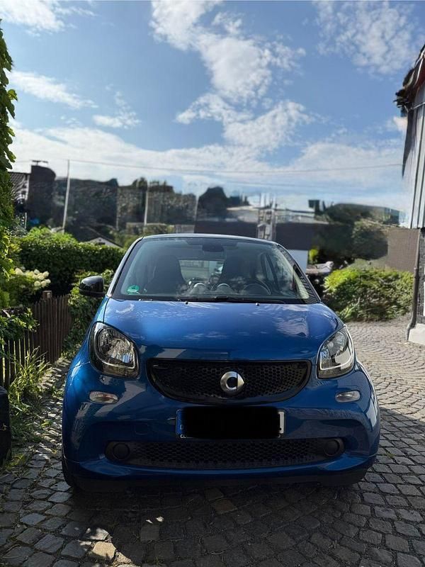 Blau Gebraucht 2015 Smart ForTwo Coupé Prime Coupé | 8.500 € (Guter Preis) - Bild 1/4
