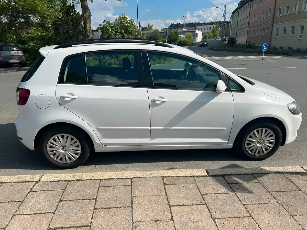 Gebraucht VW Golf VII 105 PS (77 kW) 2013 Weiß Kombi