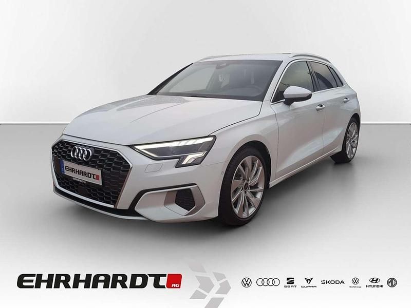 Gletscherweiß metallic Gebraucht 2023 Audi A3 Sportback Advanced Limousine | 29.990 € (Teuer) - Bild 1/4