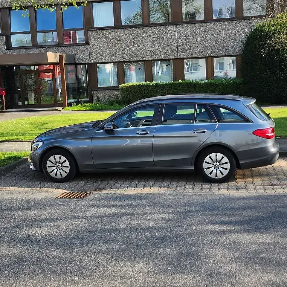 Second-hand Mercedes C220 170 CP (125 kW) 2017 Gri Break