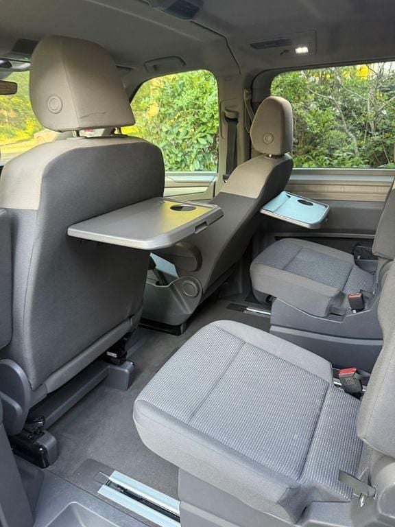 Second-hand VW Multivan Edition 150 CP (110 kW) 2023 Gri Monovolum