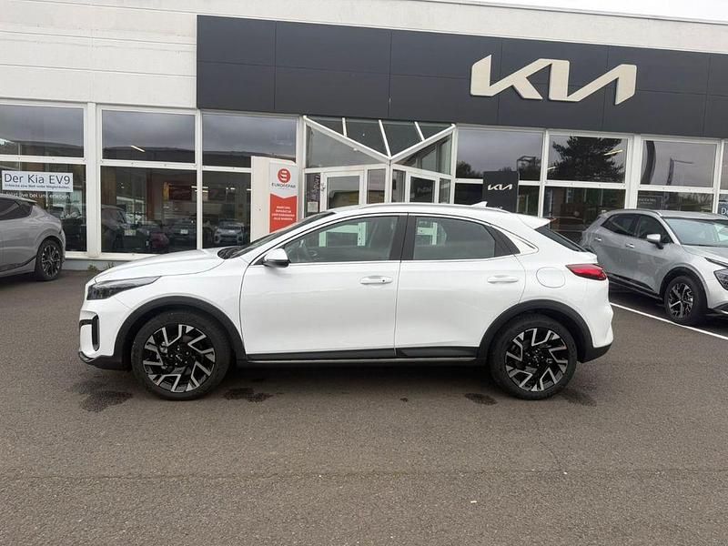 Neu Kia XCeed 150 PS (110 kW) 2026 (hw2) deluxe white m SUV