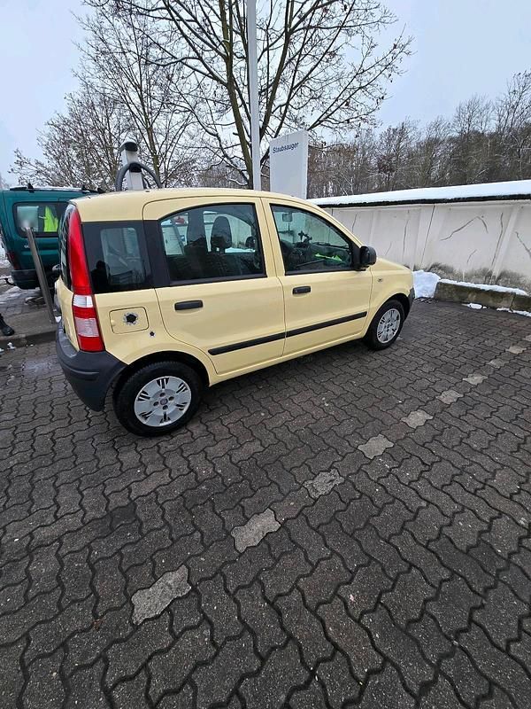 Gebraucht Fiat Panda 60 PS (44 kW) 2010 Gelb Kleinwagen