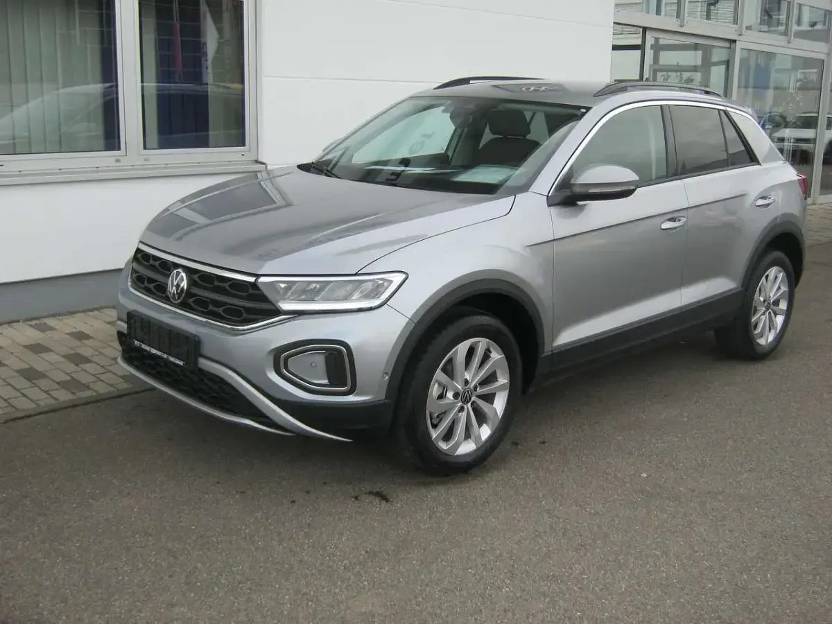 Neu VW T-Roc Pro 150 PS (110 kW) 2026 Pyritsilber met. SUV